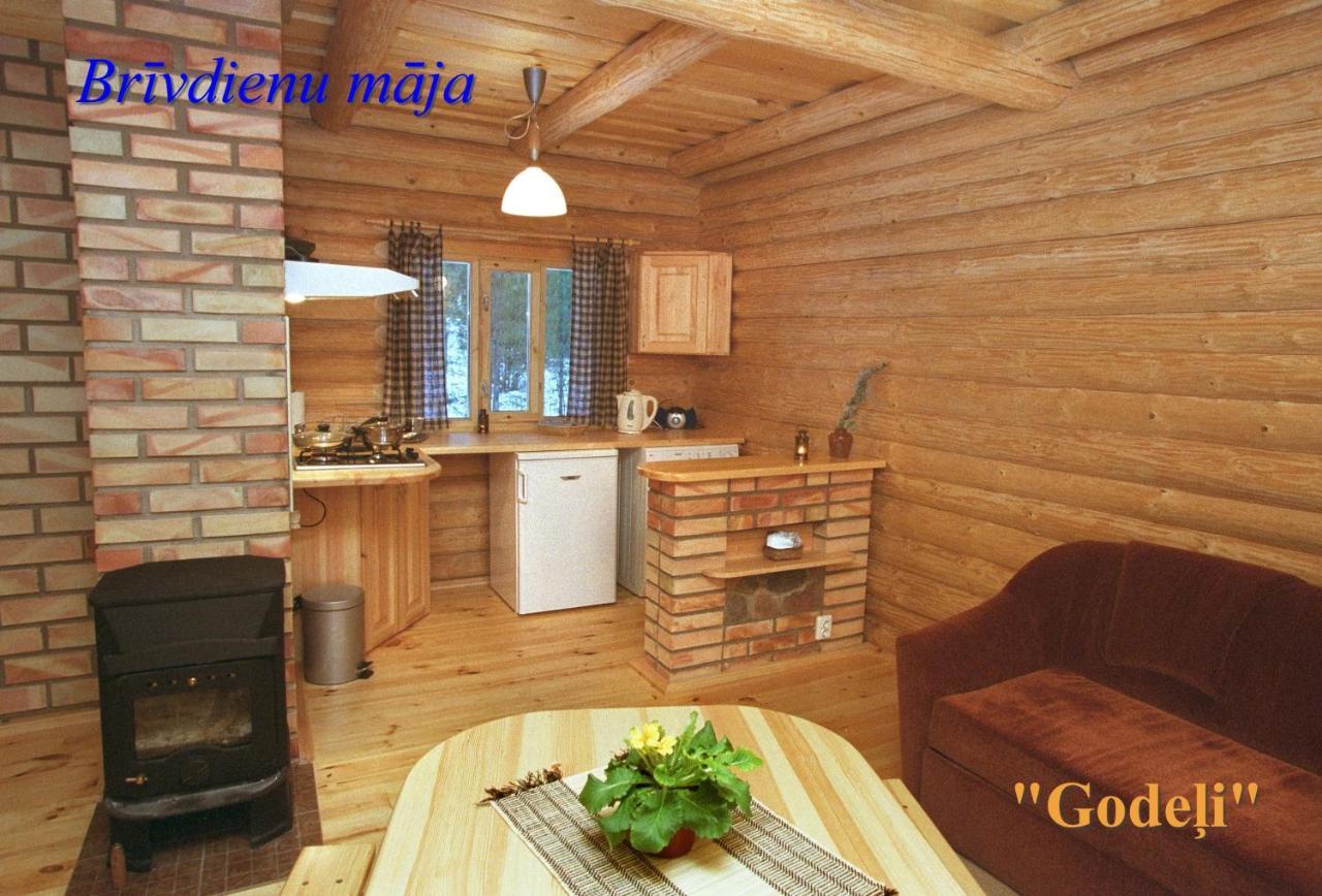 Atputas Komplekss Godeli 우스마 외부 사진